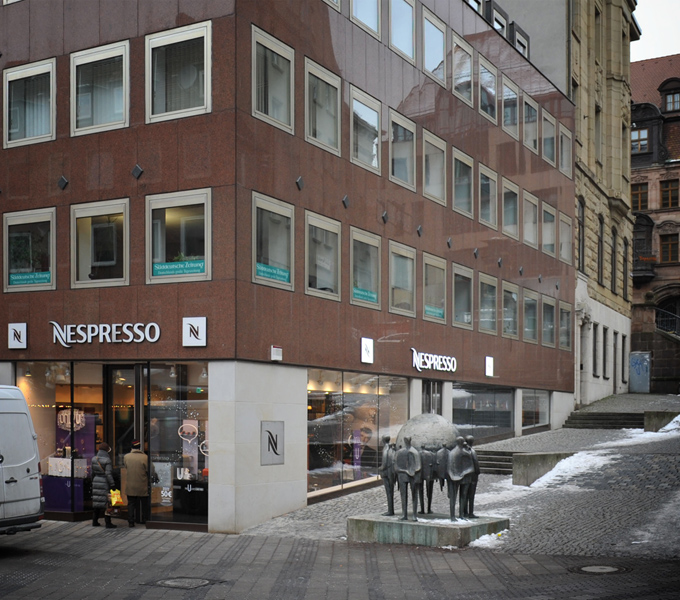 Skulptur Welthandel auf der Kaiserstr. (am Knöpflein), aufgestellt 1972